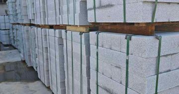 延安芝麻白路牙石，路侧石