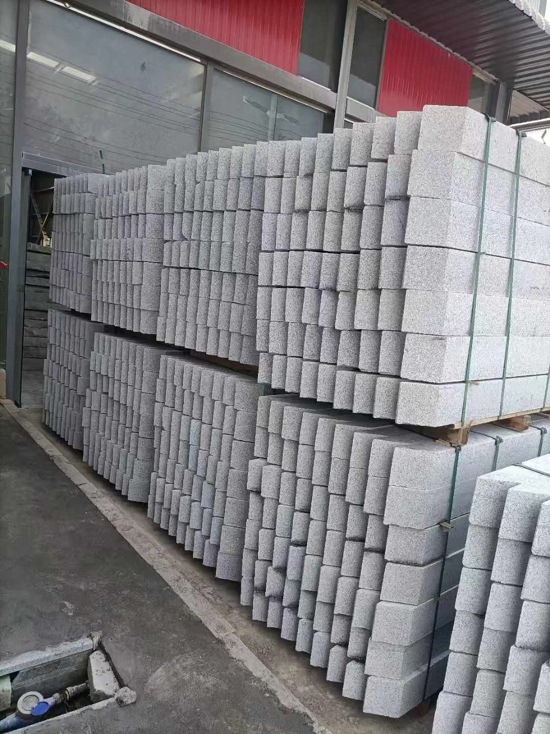 延安芝麻白树围石 树池