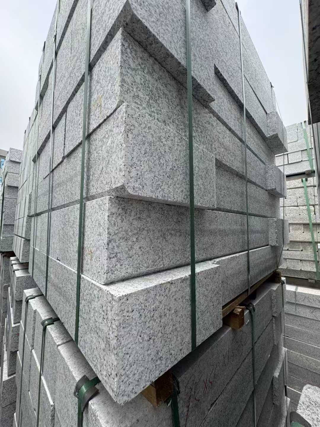 延安芝麻白路牙石 马路牙子