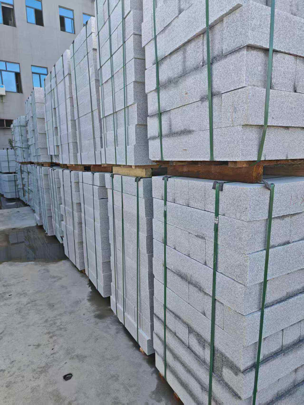 延安芝麻白路牙石，路侧石