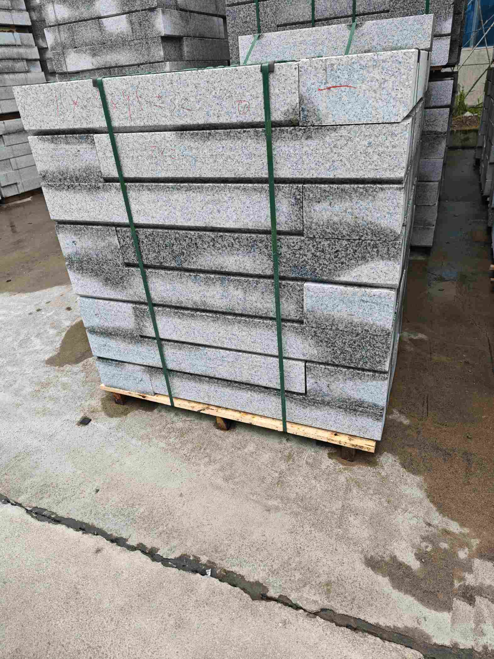 延安芙蓉白路牙石，马路牙子